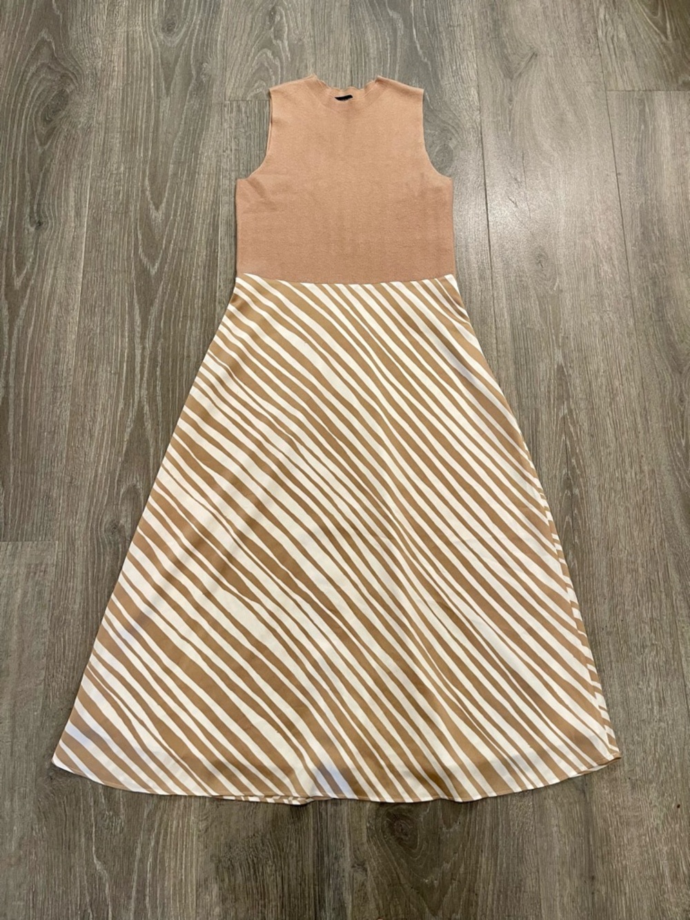 Ann Taylor Sleeveless Midi Dress in Tan and Cream